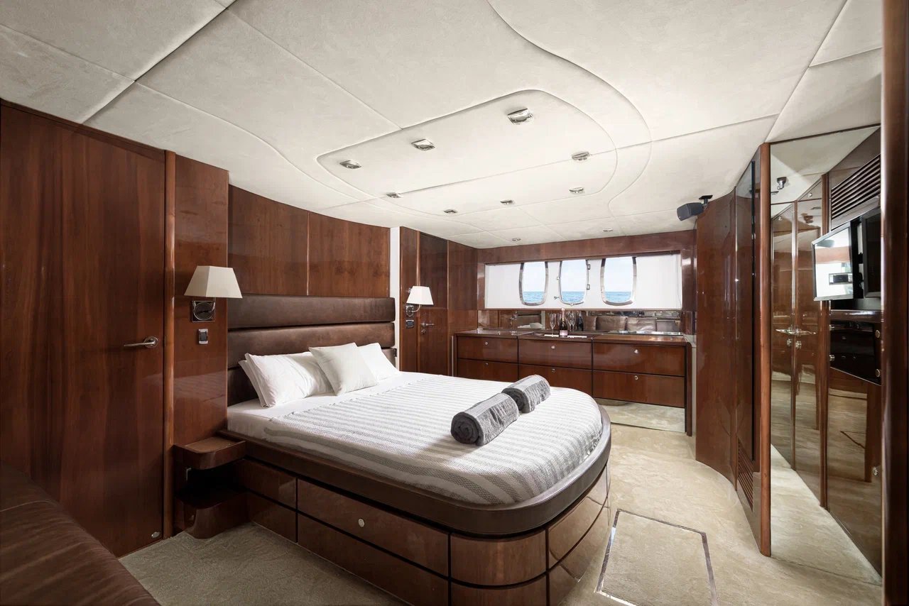 Fairline 68 VAL — фото 10