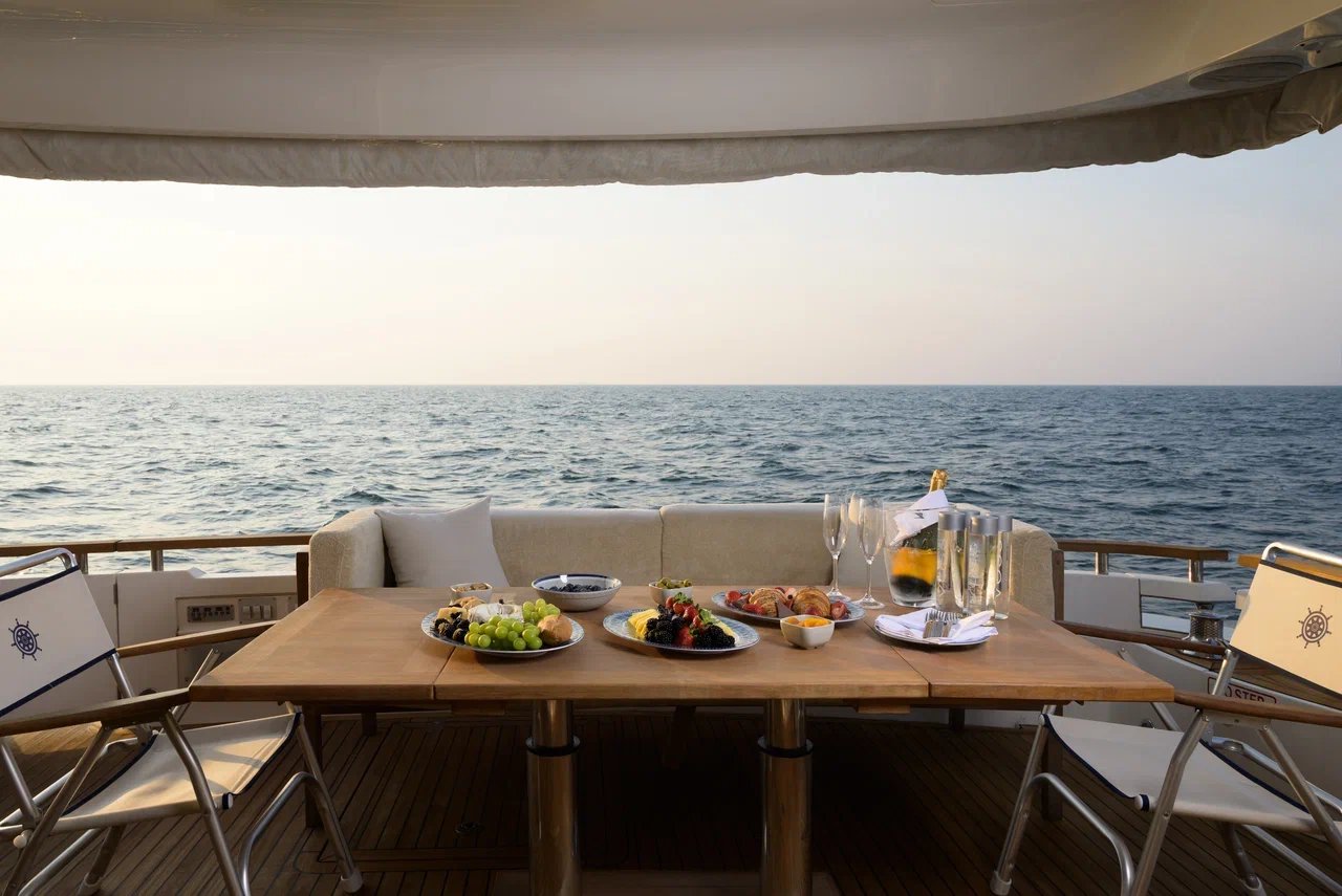 Fairline 68 VAL — фото 19