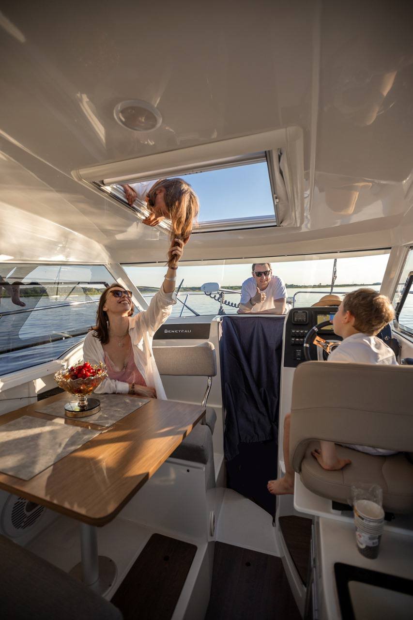 Beneteau Antares 8 — фото 4