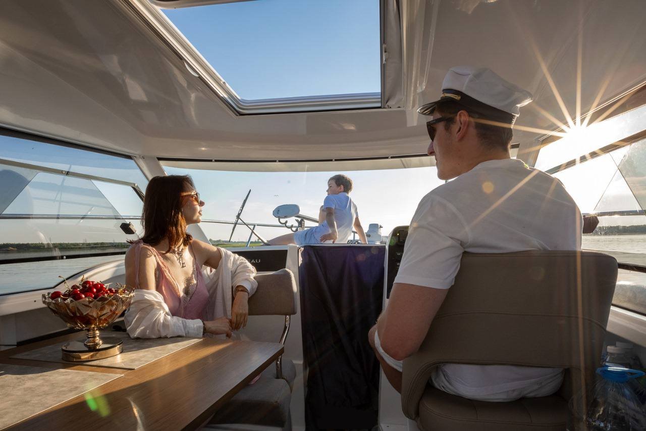 Beneteau Antares 8 — фото 7