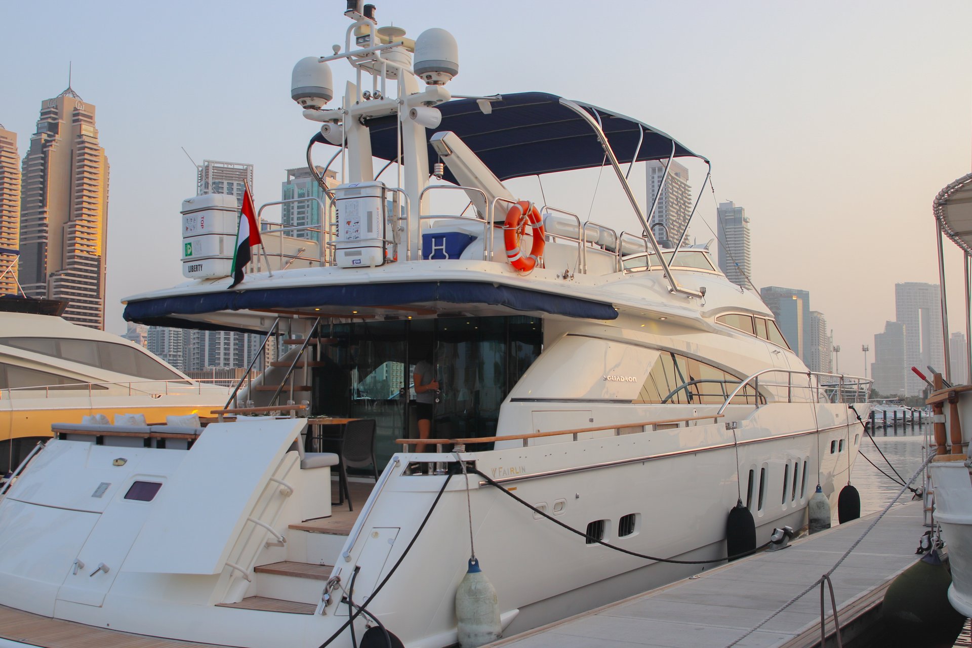 Fairline Squadron 78 “Liberty” (в будни от 3 часов, по выходным от 4) — фото 2