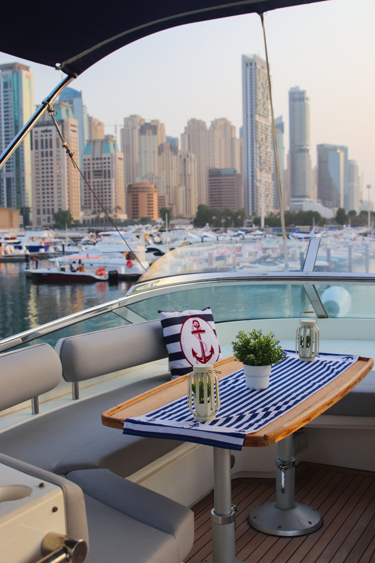 Fairline Squadron 78 “Liberty” (в будни от 3 часов, по выходным от 4) — фото 4