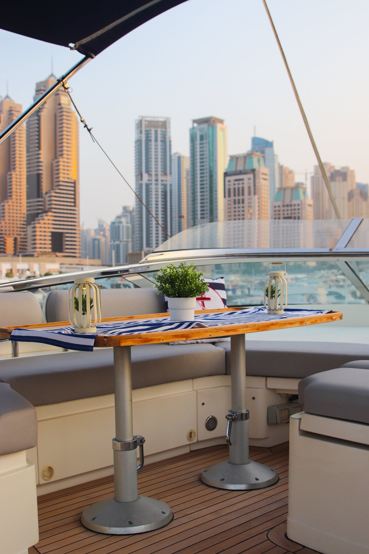 Fairline Squadron 78 “Liberty” (в будни от 3 часов, по выходным от 4) — фото 6