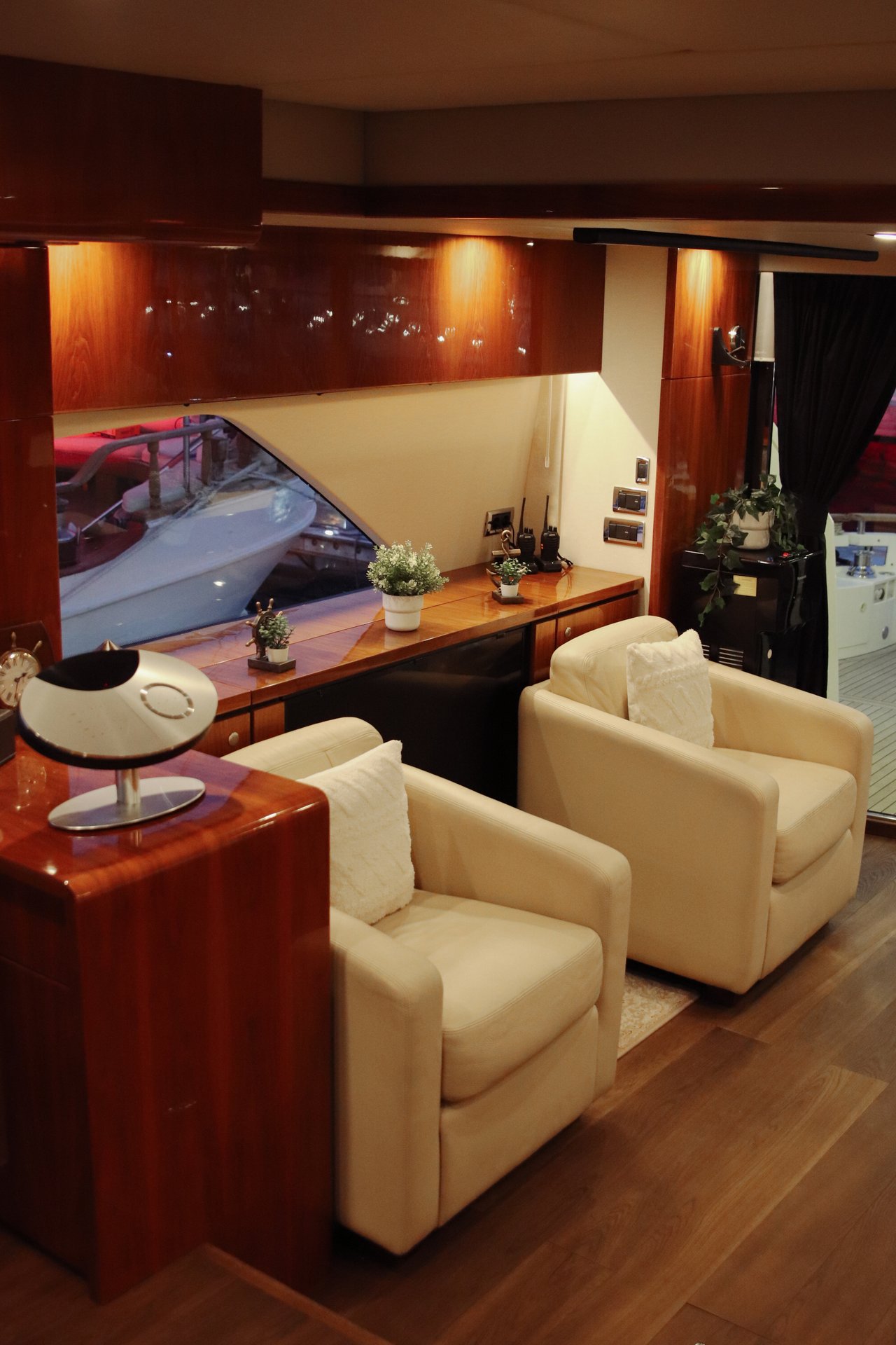 Fairline Squadron 78 “Liberty” (в будни от 3 часов, по выходным от 4) — фото 10
