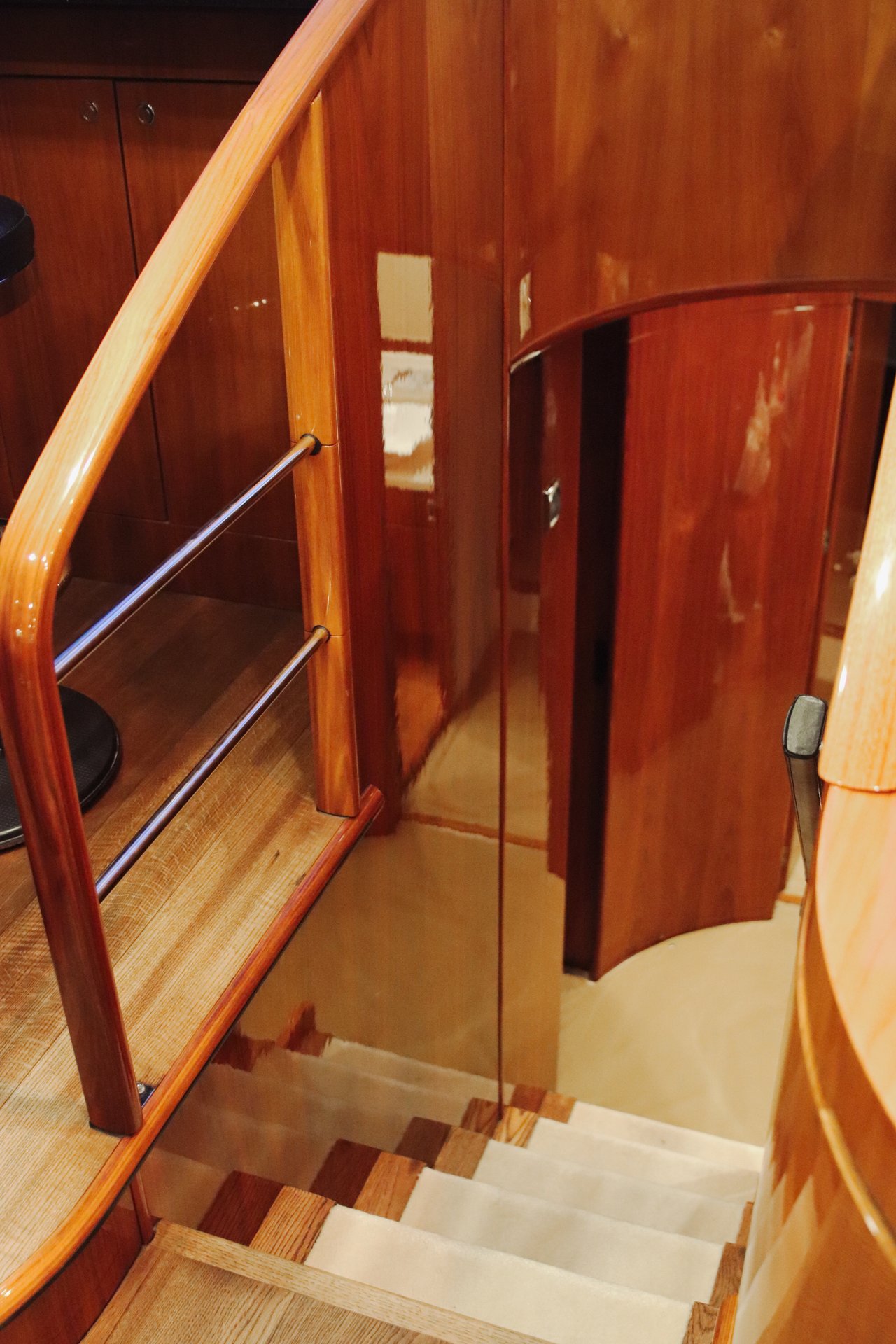 Fairline Squadron 78 “Liberty” (в будни от 3 часов, по выходным от 4) — фото 15