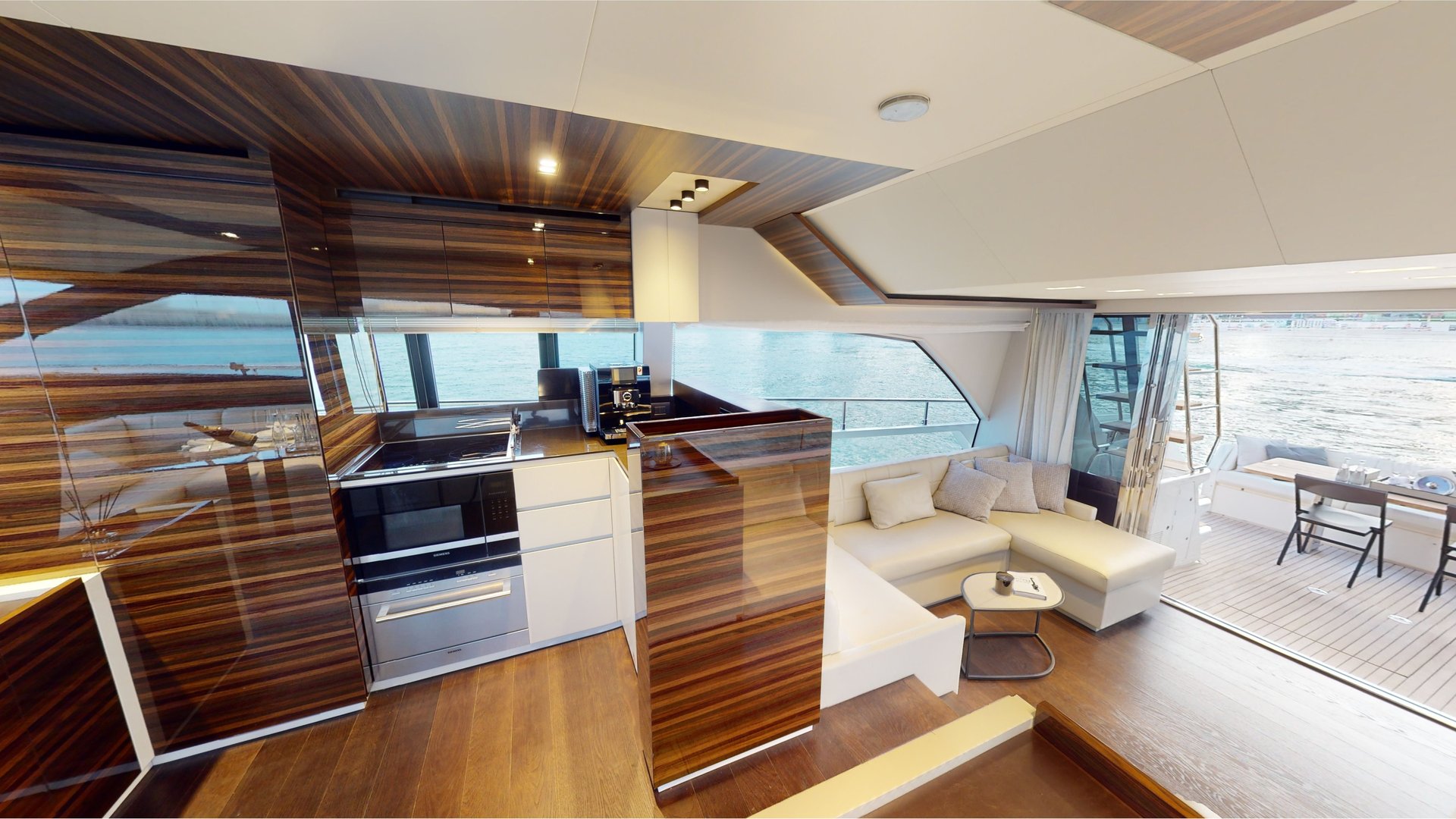 Ferretti 670 (мин 3 часа) — фото 18
