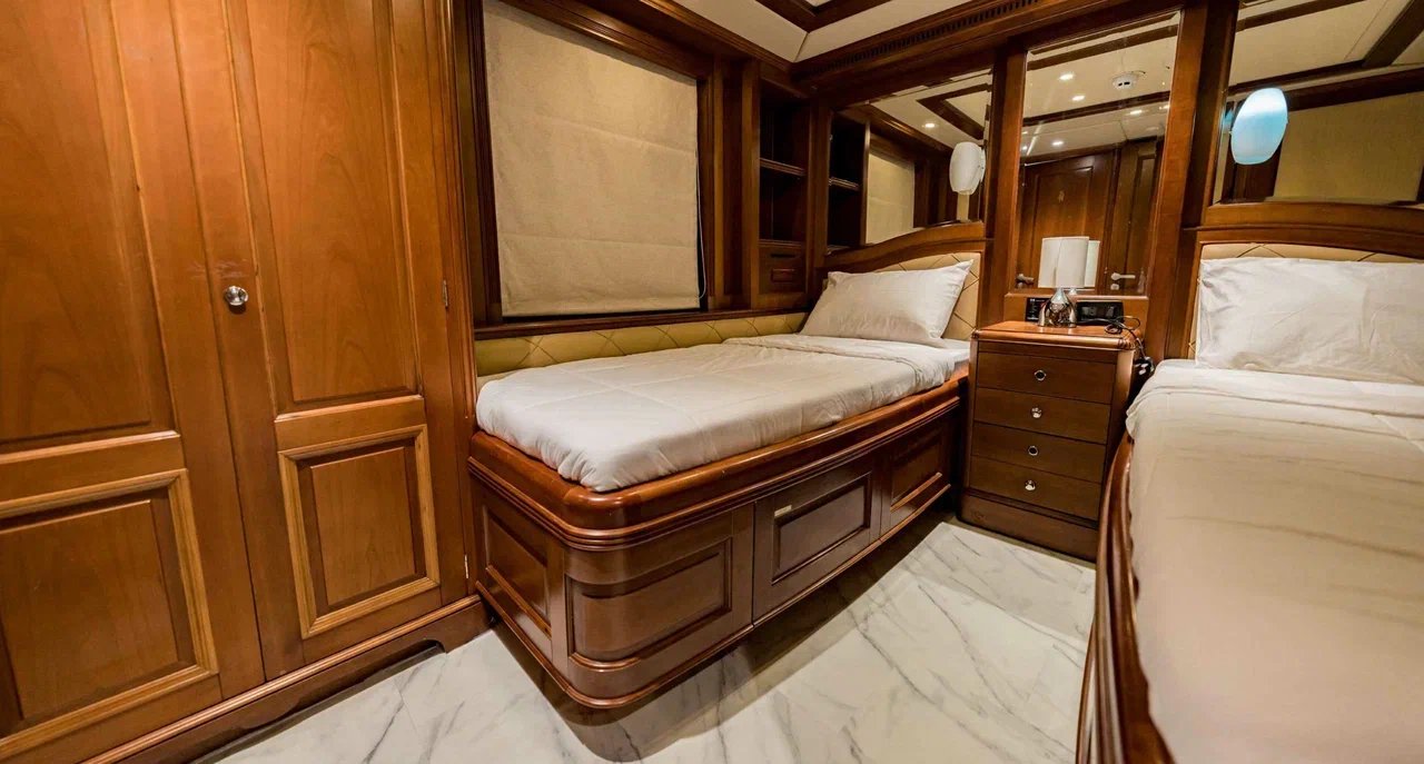 Benetti 110 (минимум 3 часа) — фото 4
