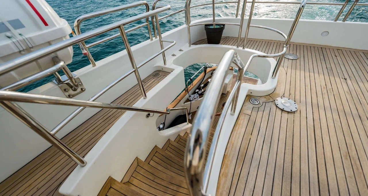 Benetti 110 (минимум 3 часа) — фото 17