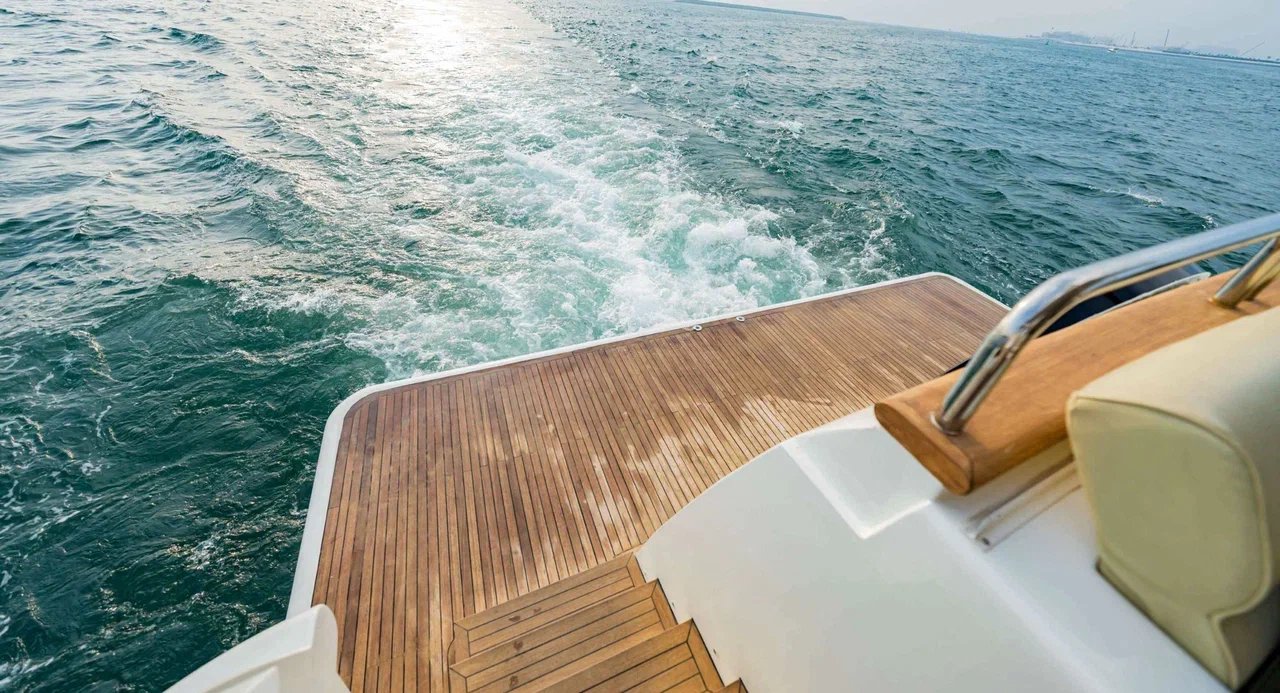 Benetti 110 (минимум 3 часа) — фото 18