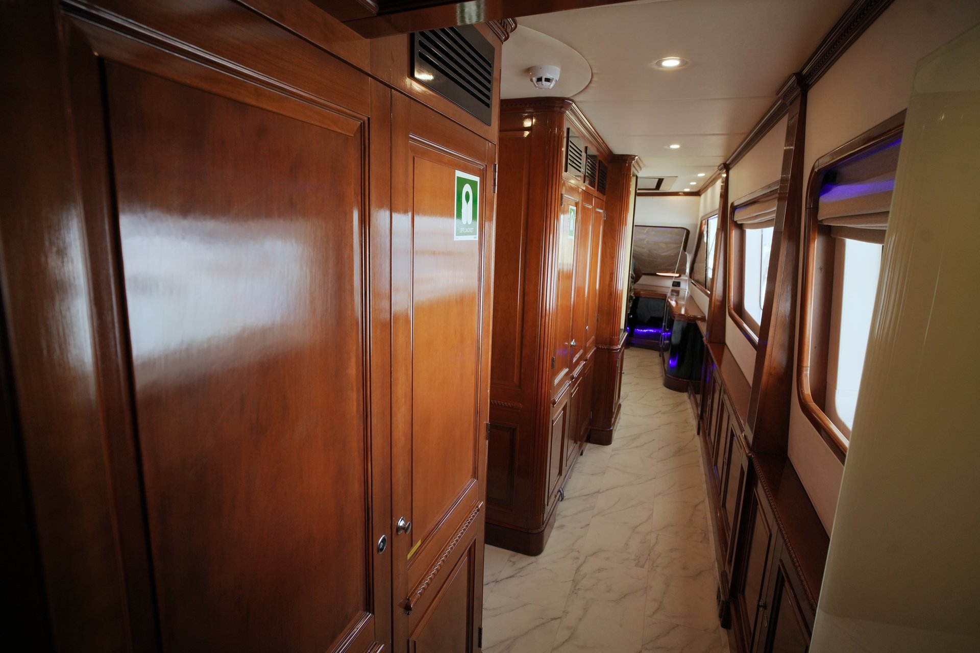 Benetti 110 (минимум 3 часа) — фото 23