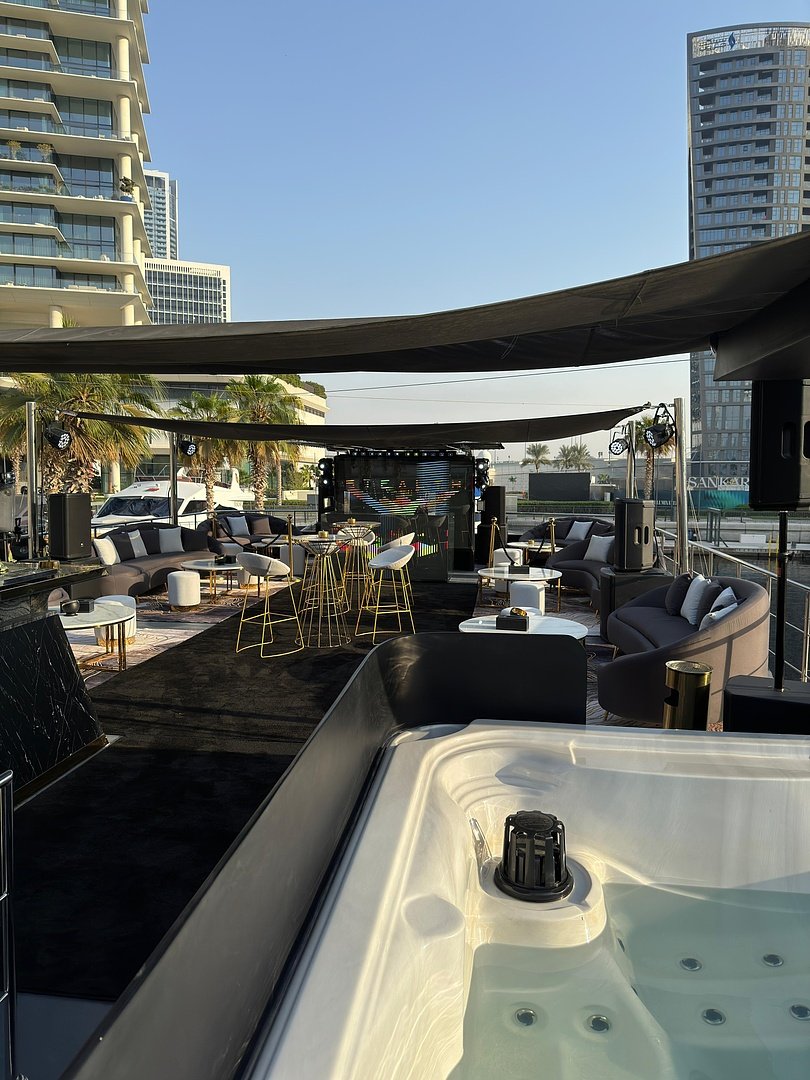 Stealth Yacht (мин 4 ч) (+1500 AED/ч за каждые 10 чел сверх 20 ) — фото 2